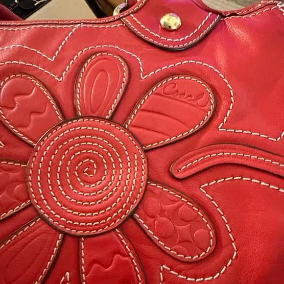 Coach Limited Edition Large Floral Bleeker Shoulder Bag - Picture 3 of 8